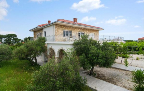 4 Bedroom Amazing Apartment In Gornje Selo